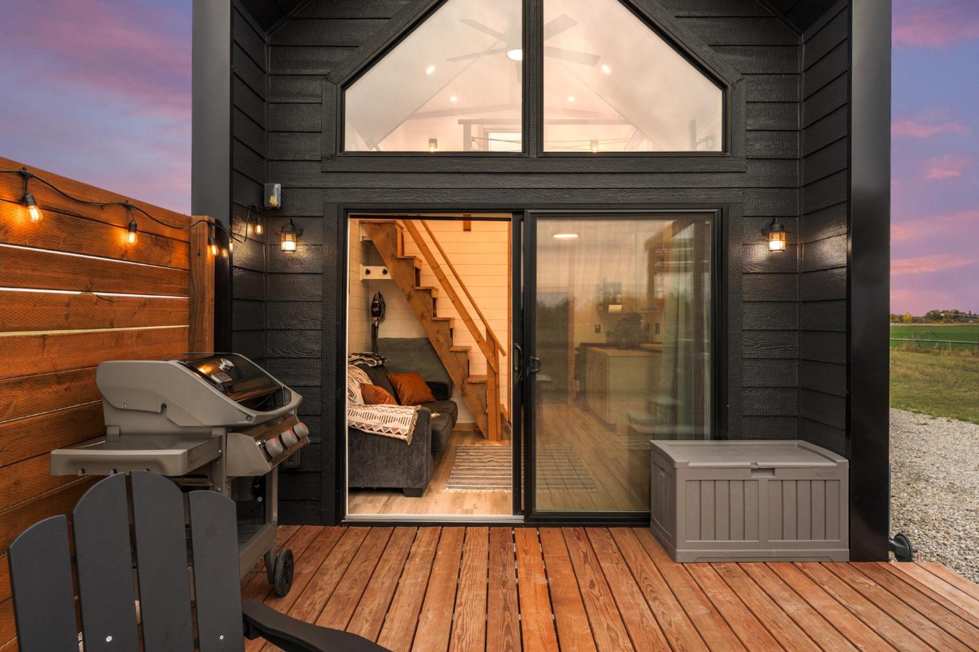 Modern Tiny Cabin, With Hot Tub In Choteau Mt 외부 사진