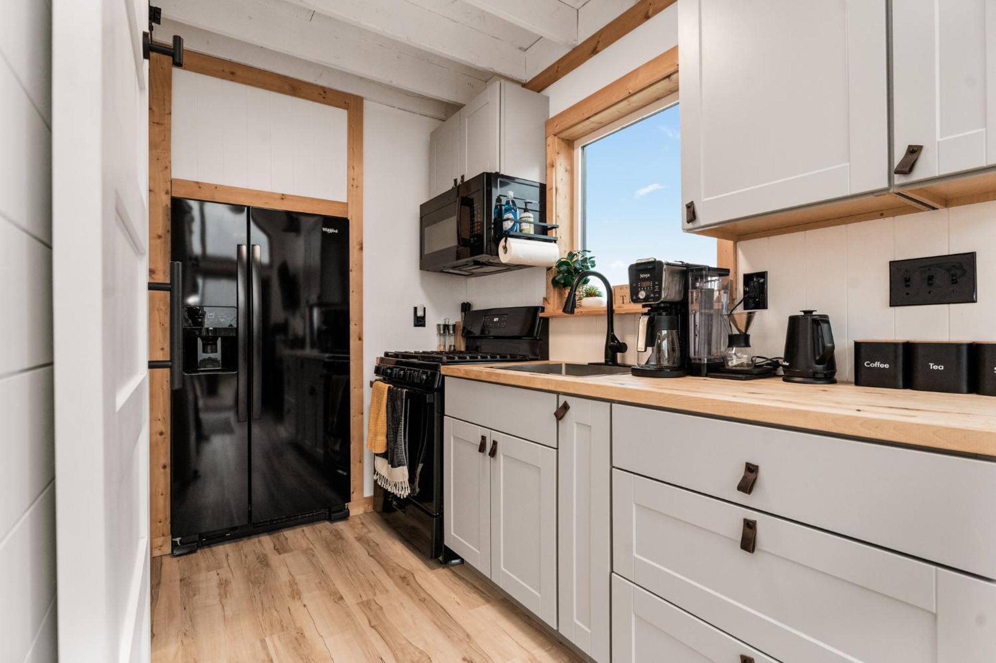 Modern Tiny Cabin, With Hot Tub In Choteau Mt 외부 사진